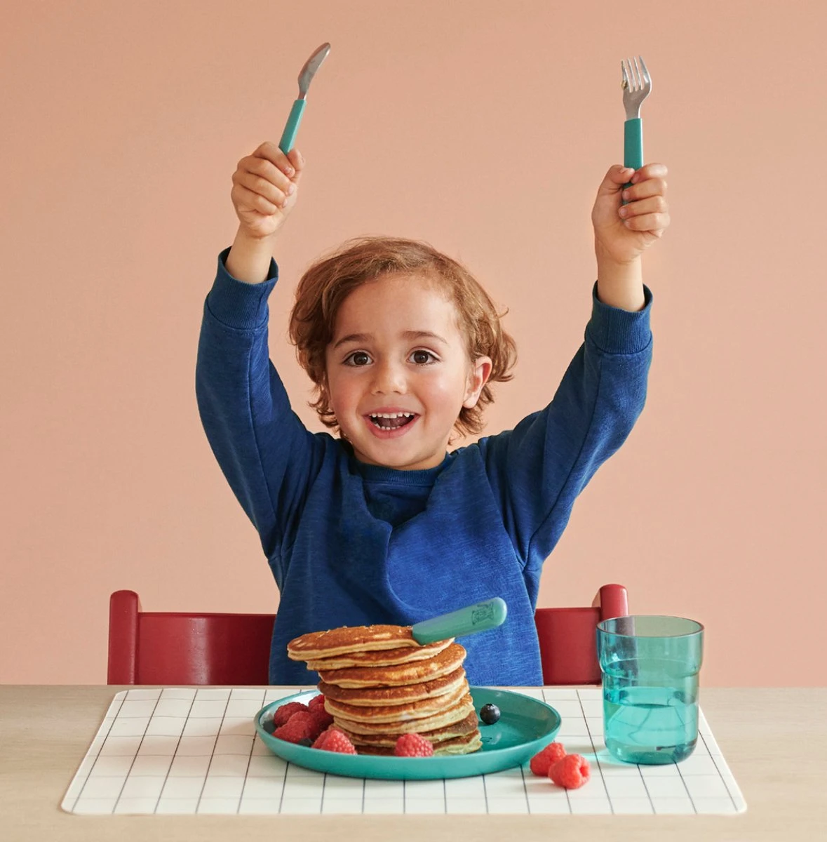 Mepal Mio – Kinderbord – Mag In De Magnetron – Deep Blue – Licht In Gewicht – Handige Inkeping - Kan Tegen Een Stootje 9 Mepal Mio – Kinderbord – Mag In De Magnetron – Deep Blue – Licht In Gewicht – Handige Inkeping - Kan Tegen Een Stootje - Afbeelding 7