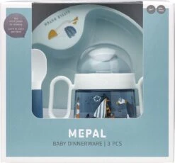 Mepal Mio – Babyservies 3-delig – Bestaat Uit Een Oefenbord, Antilekbeker En Oefenlepel – Sailors Bay – Licht In Gewicht – Kan Tegen Een Stootje -Gezinswaren Verkoop 1200x1117