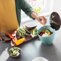 Mepal – Afvalbakje Calypso – Afvalbakje Voor Op Het Aanrecht - 2.2 Liter – Nordic Green – Grote Vulopening – Gemakkelijk Te Reinigen 10 Mepal – Afvalbakje Calypso – Afvalbakje Voor Op Het Aanrecht - 2.2 Liter – Nordic Green – Grote Vulopening – Gemakkelijk Te Reinigen -Gezinswaren Verkoop 1200x1200 119