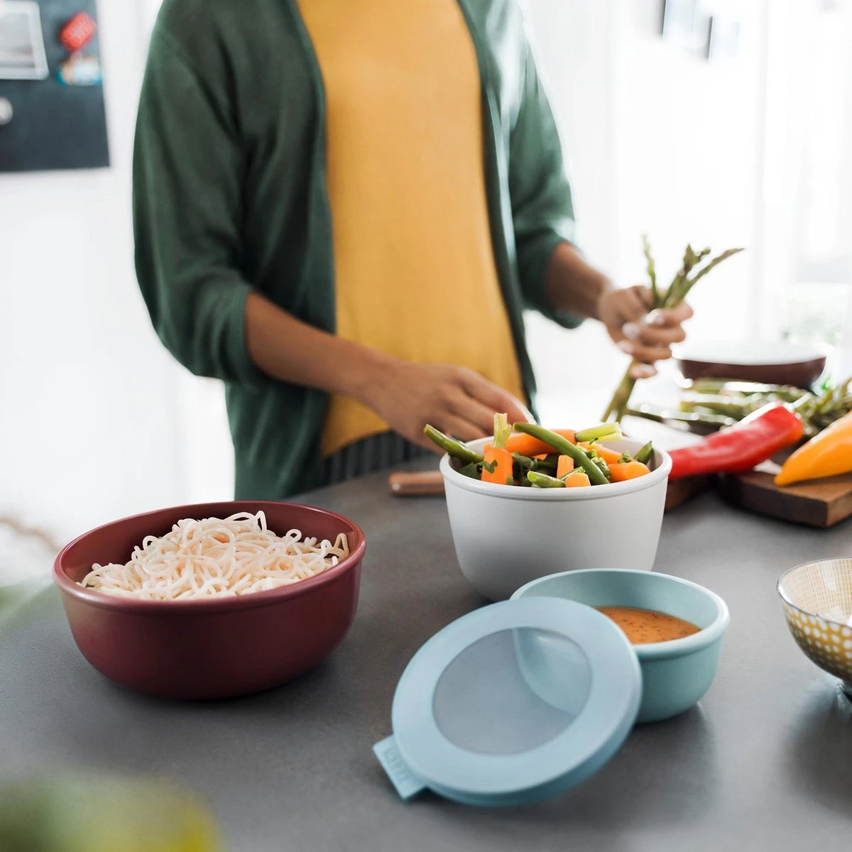 Mepal - Multikom Cirqula 3-delige Set (350 + 750 + 1250 Ml) - Mag In De Vriezer, Magnetron En Vaatwasser – Nordic Green – Meal Prep Bakjes - Bewaardozen Met Deksel 6 Mepal - Multikom Cirqula 3-delige Set (350 + 750 + 1250 Ml) - Mag In De Vriezer, Magnetron En Vaatwasser – Nordic Green – Meal Prep Bakjes - Bewaardozen Met Deksel - Afbeelding 4