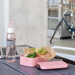 Mepal – Waterfles Ellipse – 700 Ml – Nordic Pink – Drinkfles Volwassenen – Geschikt Voor Koolzuurhoudende Dranken – Lekvrij -Gezinswaren Verkoop 1200x1200 96