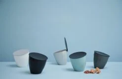 Mepal – Afvalbakje Calypso – Afvalbakje Voor Op Het Aanrecht - 2.2 Liter – Titanium – Grote Vulopening – Gemakkelijk Te Reinigen 13 Mepal – Afvalbakje Calypso – Afvalbakje Voor Op Het Aanrecht - 2.2 Liter – Titanium – Grote Vulopening – Gemakkelijk Te Reinigen -Gezinswaren Verkoop 1200x772 4