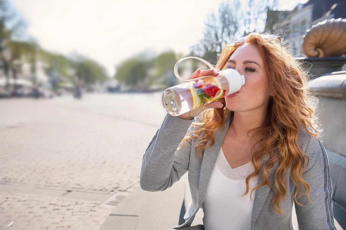 Mepal – Drinkfles JustWater – 500 Ml – Nordic Green – Waterfles – Drinkt Als Een Glas – Lekvrij 5 Mepal – Drinkfles JustWater – 500 Ml – Nordic Green – Waterfles – Drinkt Als Een Glas – Lekvrij - Afbeelding 3