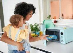 Mepal Mio – Oefenbord – Mag In De Magnetron – Deep Turquoise – Anti-slip Bodem – Kinderbord – Kinderservies -Gezinswaren Verkoop 1200x877