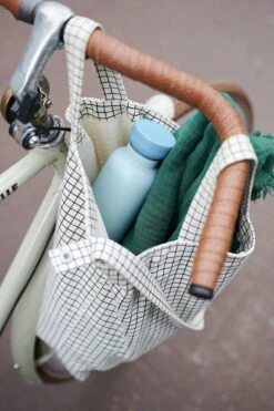 Mepal – Isoleerfles Ellipse 500 Ml – Houdt Je Drankje 12 Uur Warm En 24 Uur Koud – Tinanium – Geschikt Voor Bruiswater – Thermosfles – Lekdicht -Gezinswaren Verkoop 798x1200